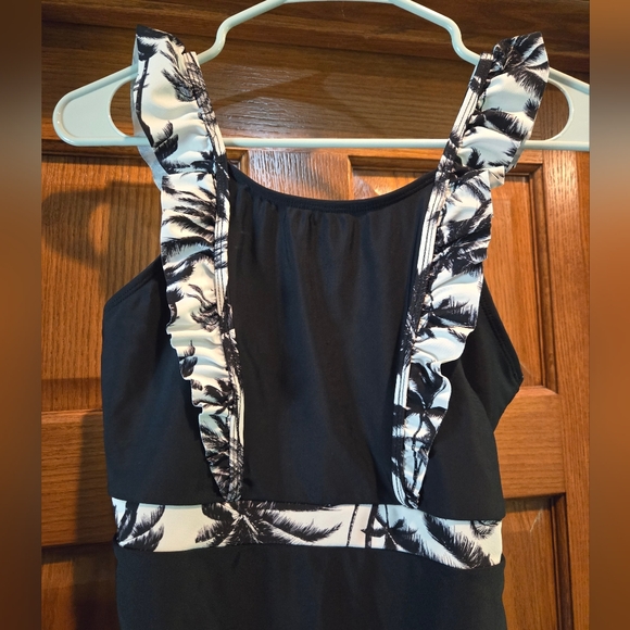 CALI WAVES, Girl's Size XL swimsuit, one piece, black and white, Never Worn - Picture 2 of 7